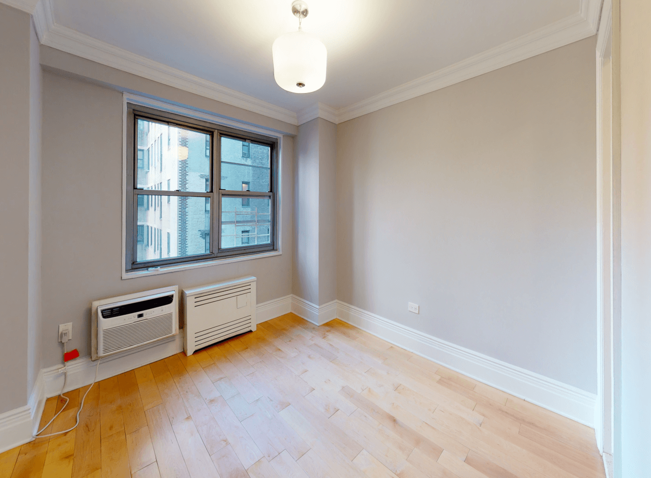 50 W 97th St #05H - Photo 6 of 9