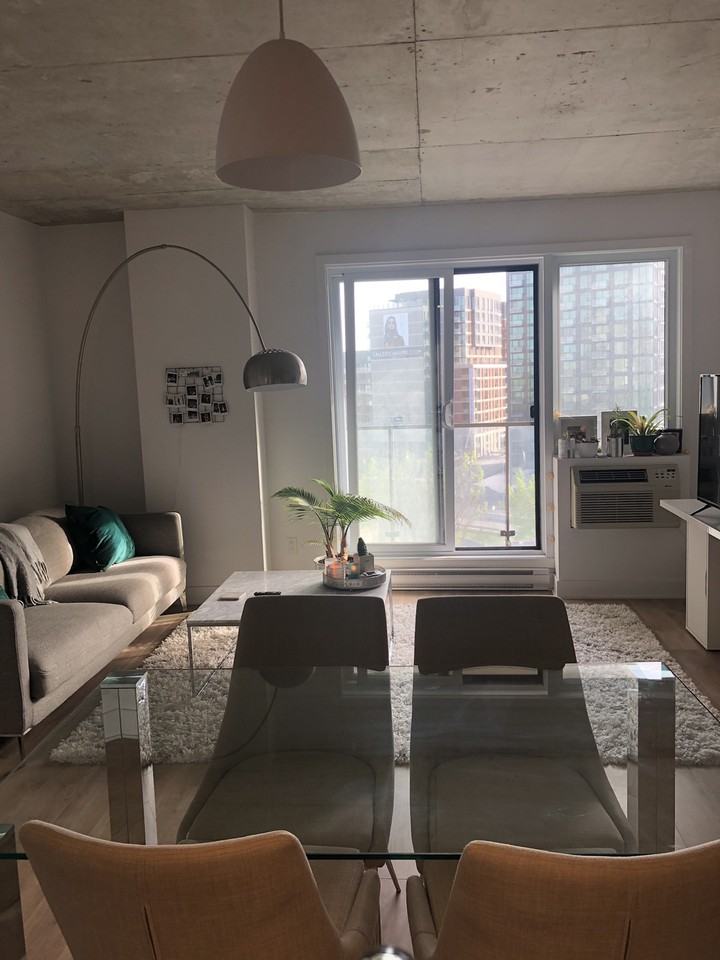 1140 Rue Wellington - Photo 2 of 7