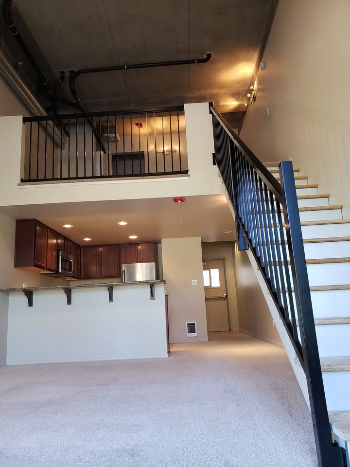 The Edge - Photo 4 of 9