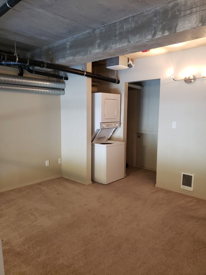 The Edge - Photo 5 of 9