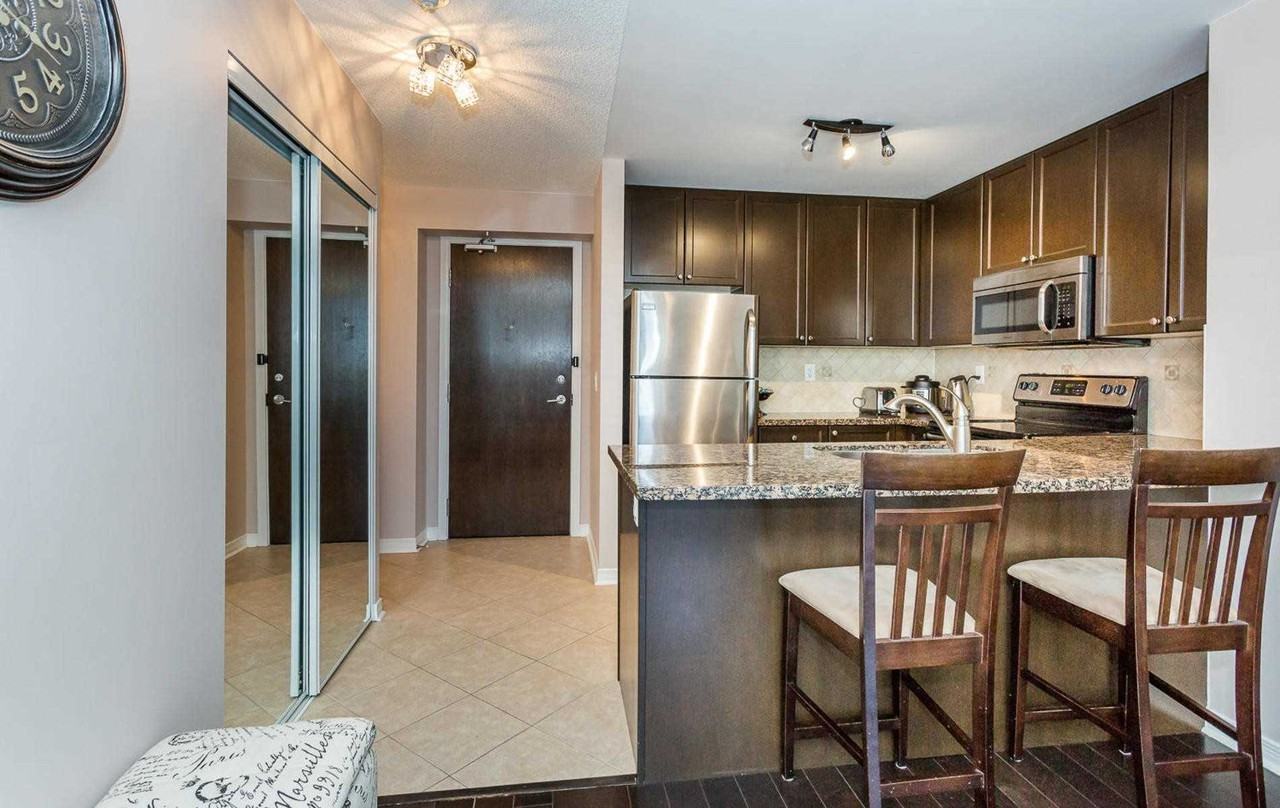 2 Bedroom | 2 Washroom | Downtown Condo for Lease - City Centre West - Photo 3 of 5