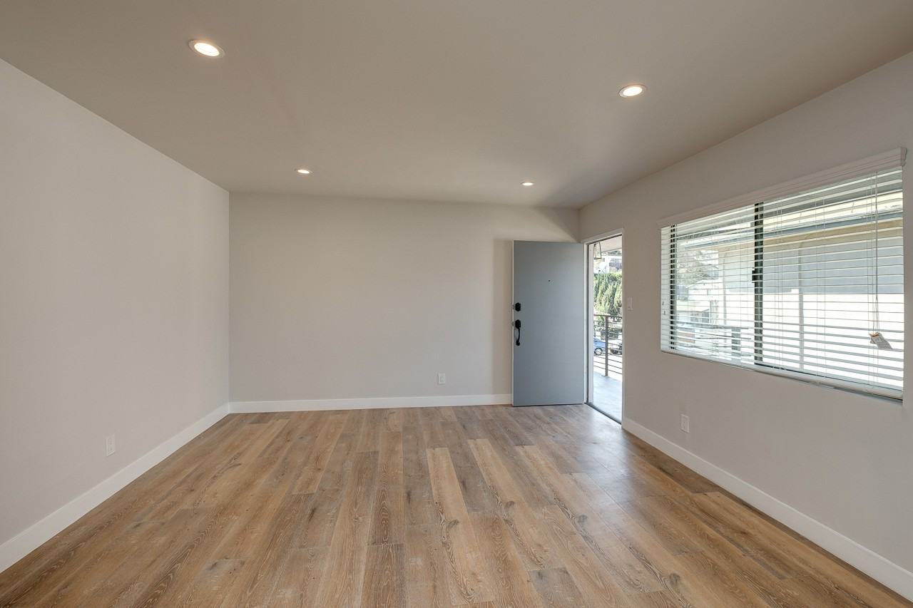 4703 St Charles Pl #2 - Photo 3 of 17