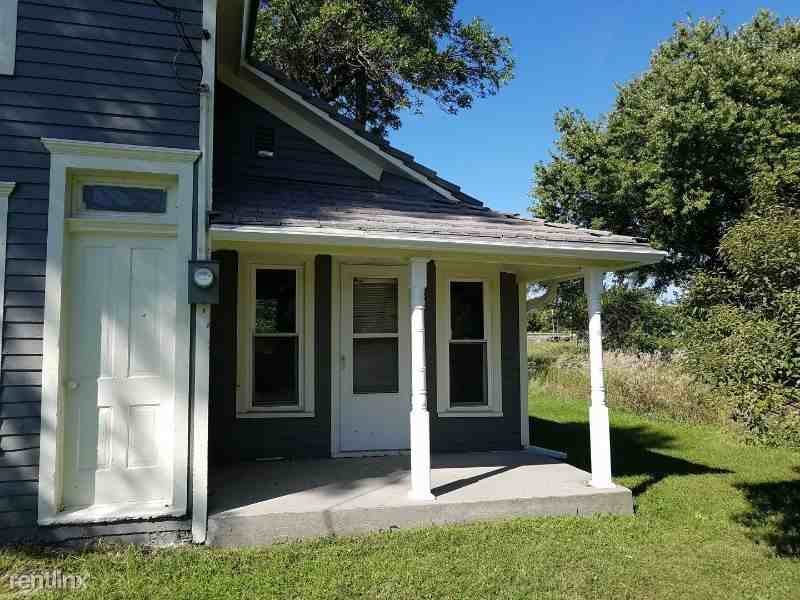 431 S Monroe St - Photo 3 of 14