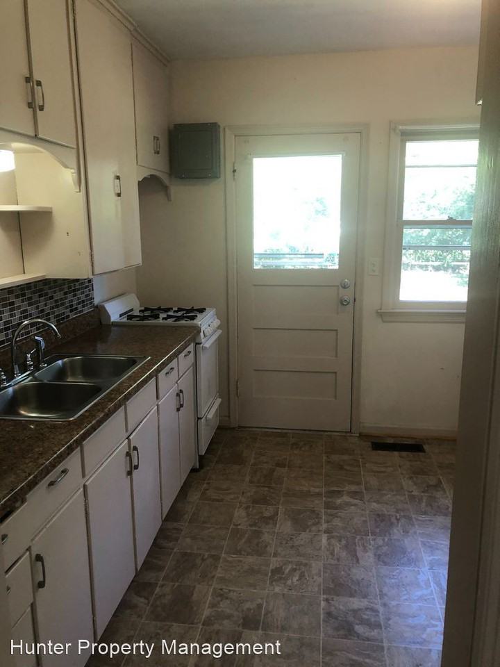 E Cherokee St - Photo 2 of 10