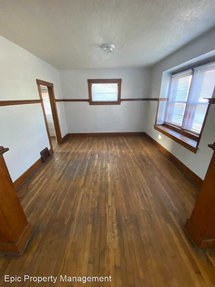 1325 Sw 11th St - Photo 3 of 9