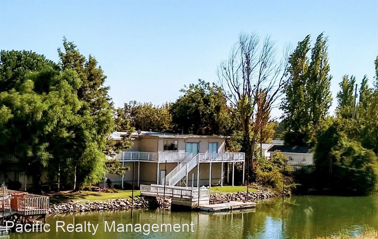 3407 Snug Harbor Dr - Photo 2 of 11