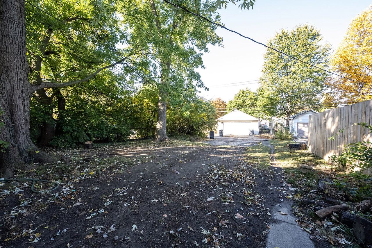 830 N Emerson Ave - Photo 2 of 26