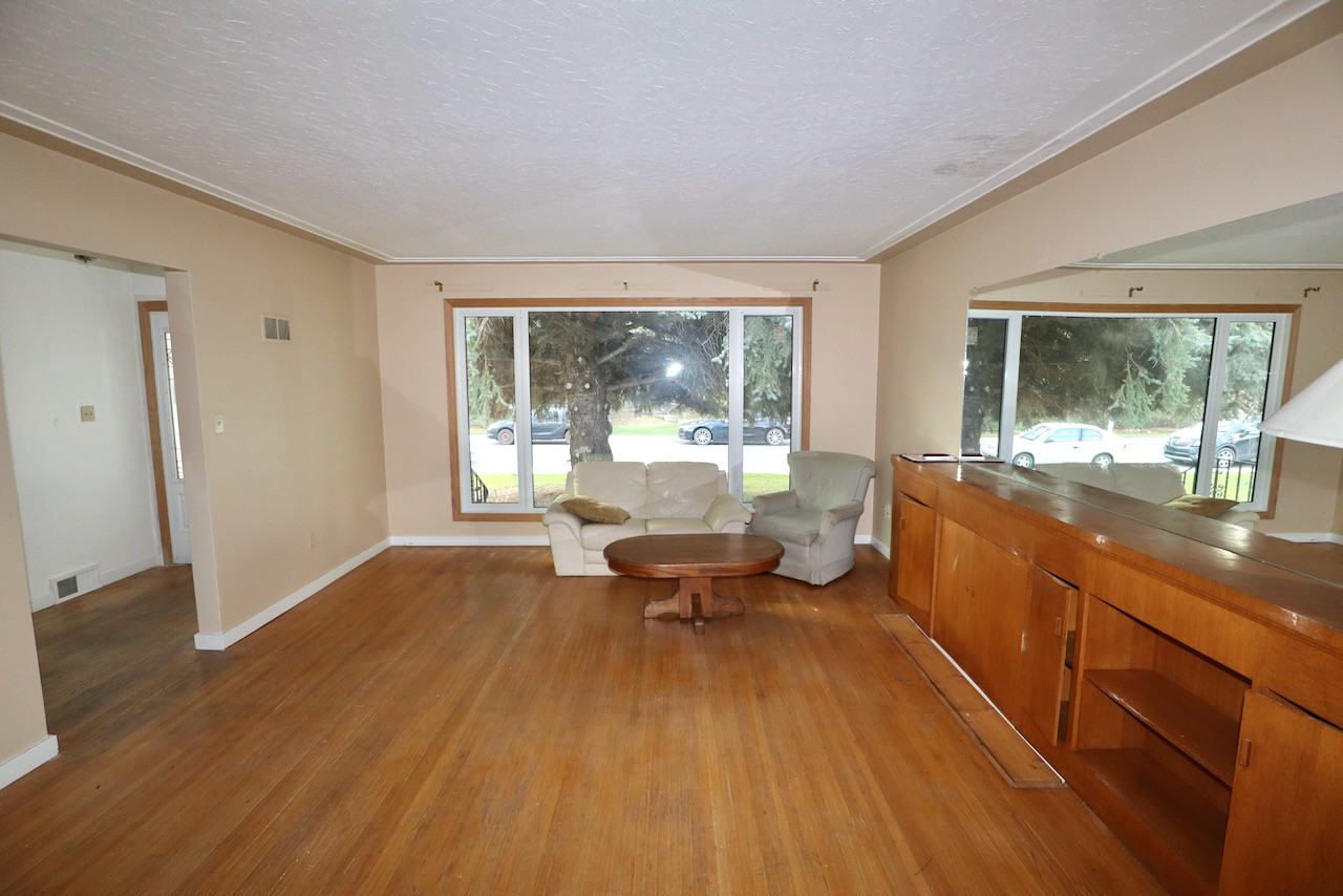 11592 80 Ave Nw - Photo 2 of 27