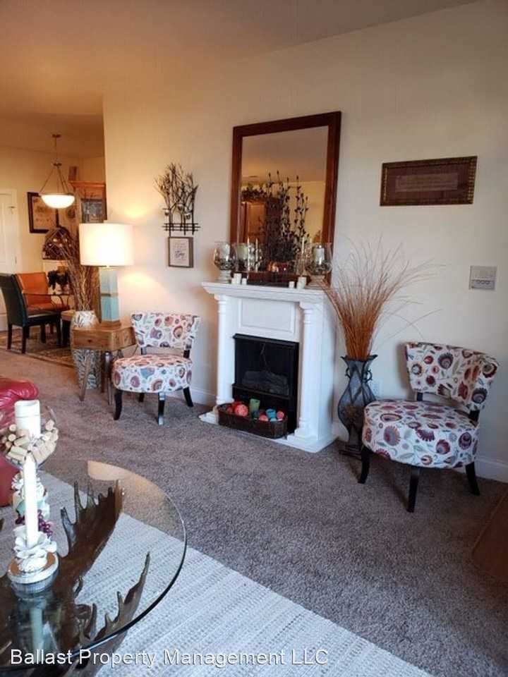 W206N16747-N16753 Blackberry Circle - Photo 3 of 12