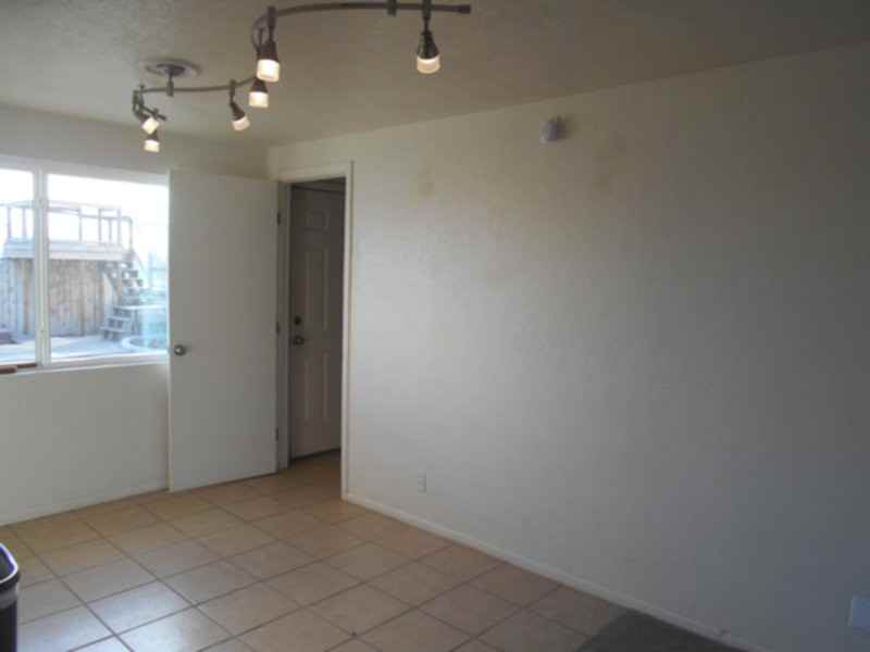 11508 Constitution Ave Ne - Photo 3 of 9