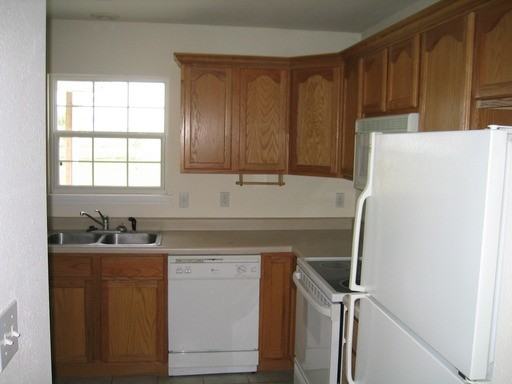 5801 N Liddell Ln - Photo 2 of 4