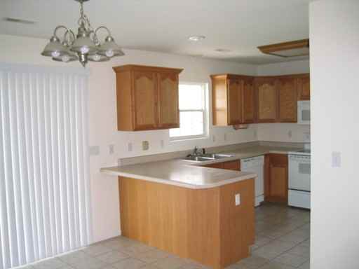 5801 N Liddell Ln - Photo 3 of 4