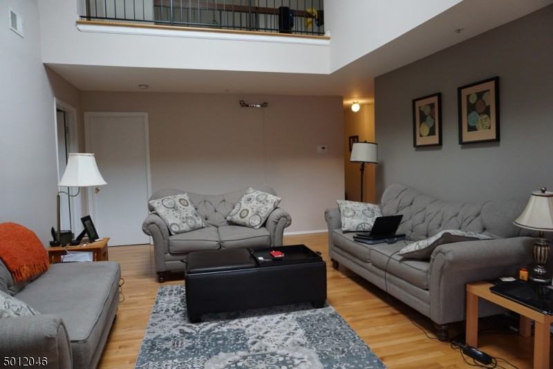 59 Autumn Ct - Photo 3 of 17