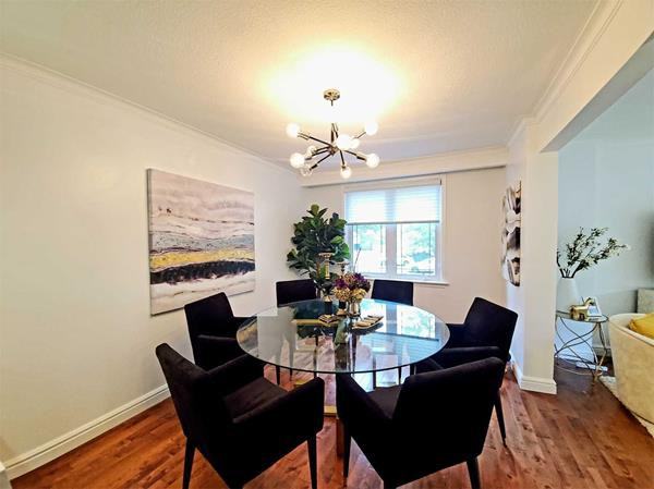 572 Roehampton Avenue #30003 - Photo 2 of 19