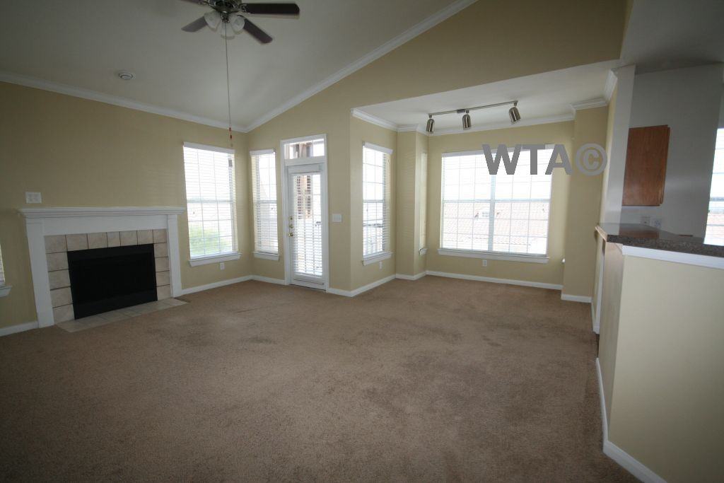 Huebner Rd & Battle Oak 1802, San Antonio, TX 78258 3 Bedroom