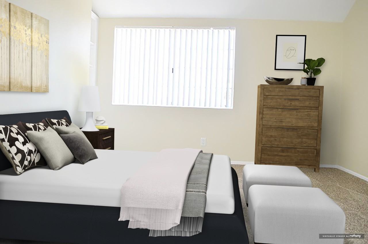 Burbank Village Apartments - Photo 6 of 26