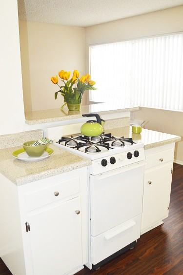 Country Club Apartments - Photo 7 of 16