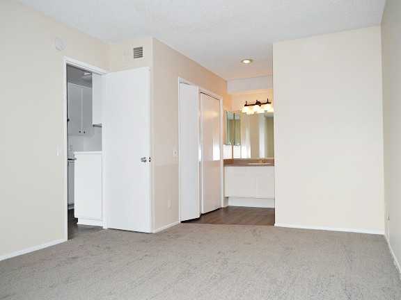 Los Feliz Summit Apartments - Photo 7 of 44