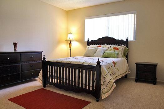 Pinewood Villas Apartments - Photo 5 of 15