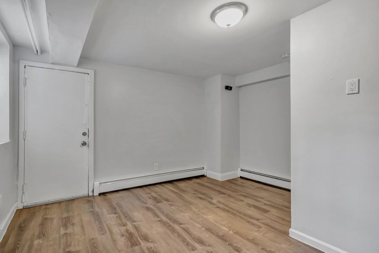 109 Dwight Street - Photo 3 of 14