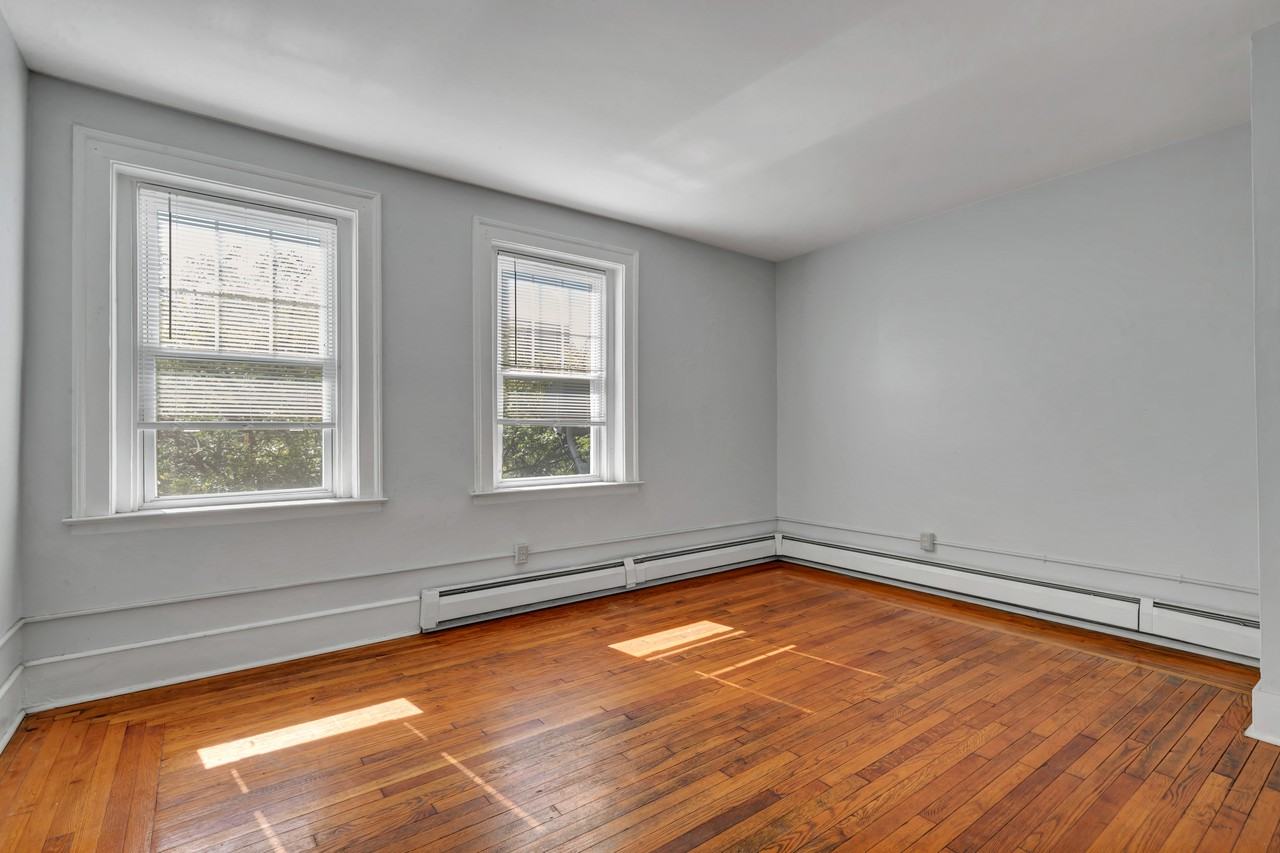 1375 Chapel Street - Photo 2 of 9