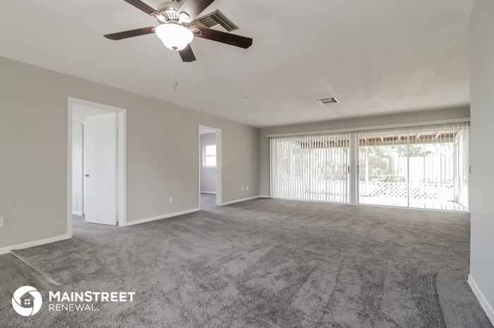 1927 English Dr - Photo 3 of 16