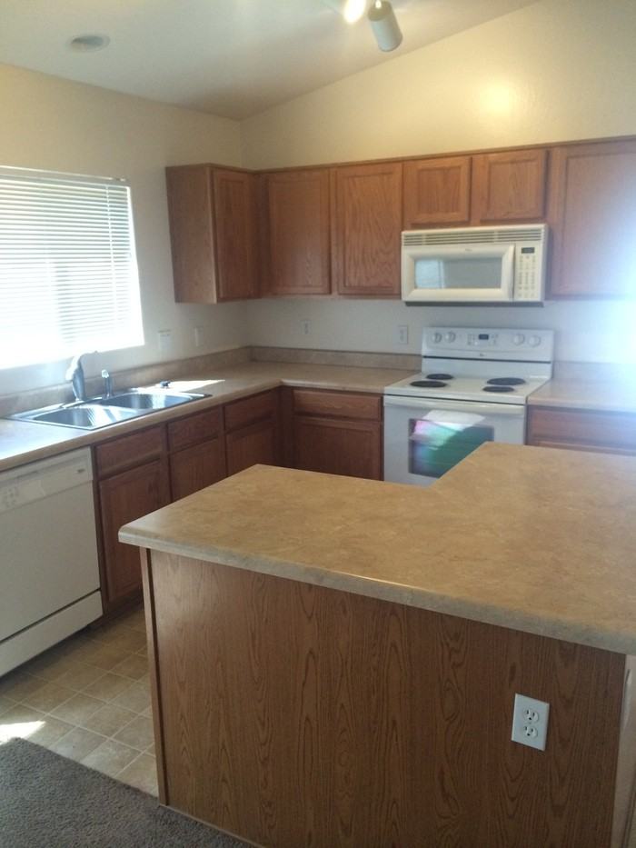 22661 W Mesquite Dr - Photo 2 of 8