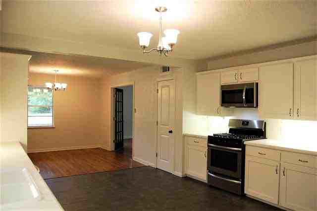 319 E Walnut - Photo 3 of 24