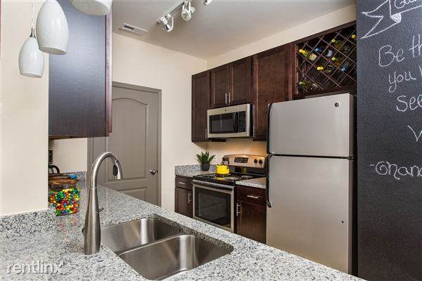 Bella Vista Apartments - Photo 2 of 21