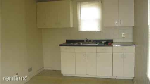 433 76th St - Photo 2 of 6