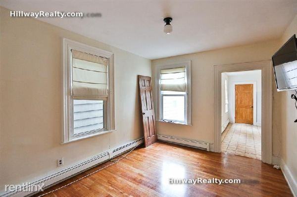220 Saratoga St - Photo 2 of 8
