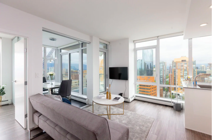 Drake St & Howe St #2702