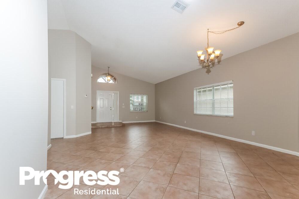 8920 Aubrey Ln - Photo 3 of 15