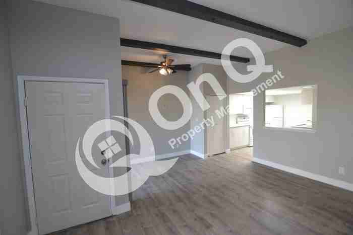 518 S Allred Dr - Photo 2 of 8