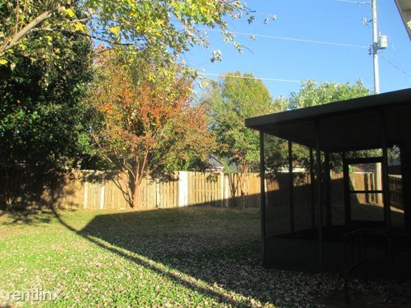 6496 Amberwood Cove - Photo 3 of 20