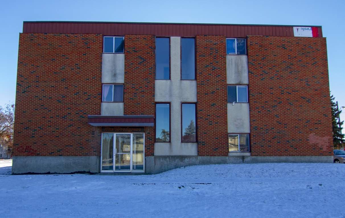 Woodgrove Apartment - Photo 2 of 3