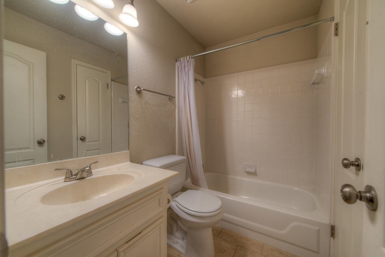 3936 Grayling Ln - Photo 3 of 30