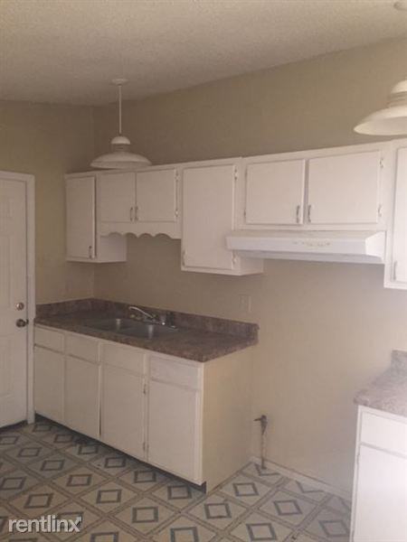 4100 Warbonnet St - Photo 3 of 6