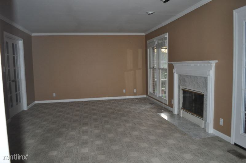 12744 Ackley Cir - Photo 3 of 11