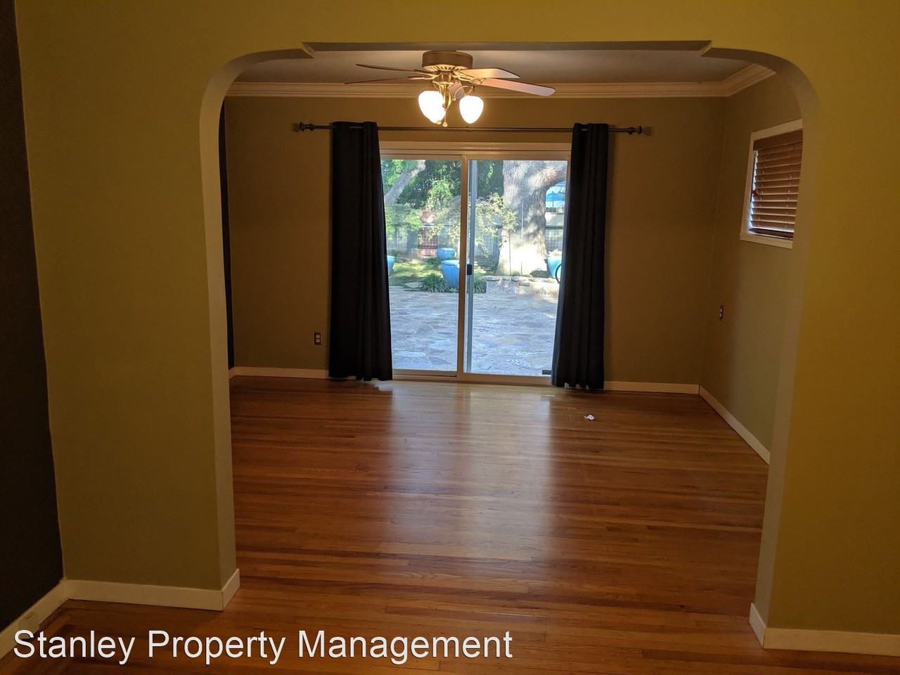 1141 57th St - Photo 2 of 12