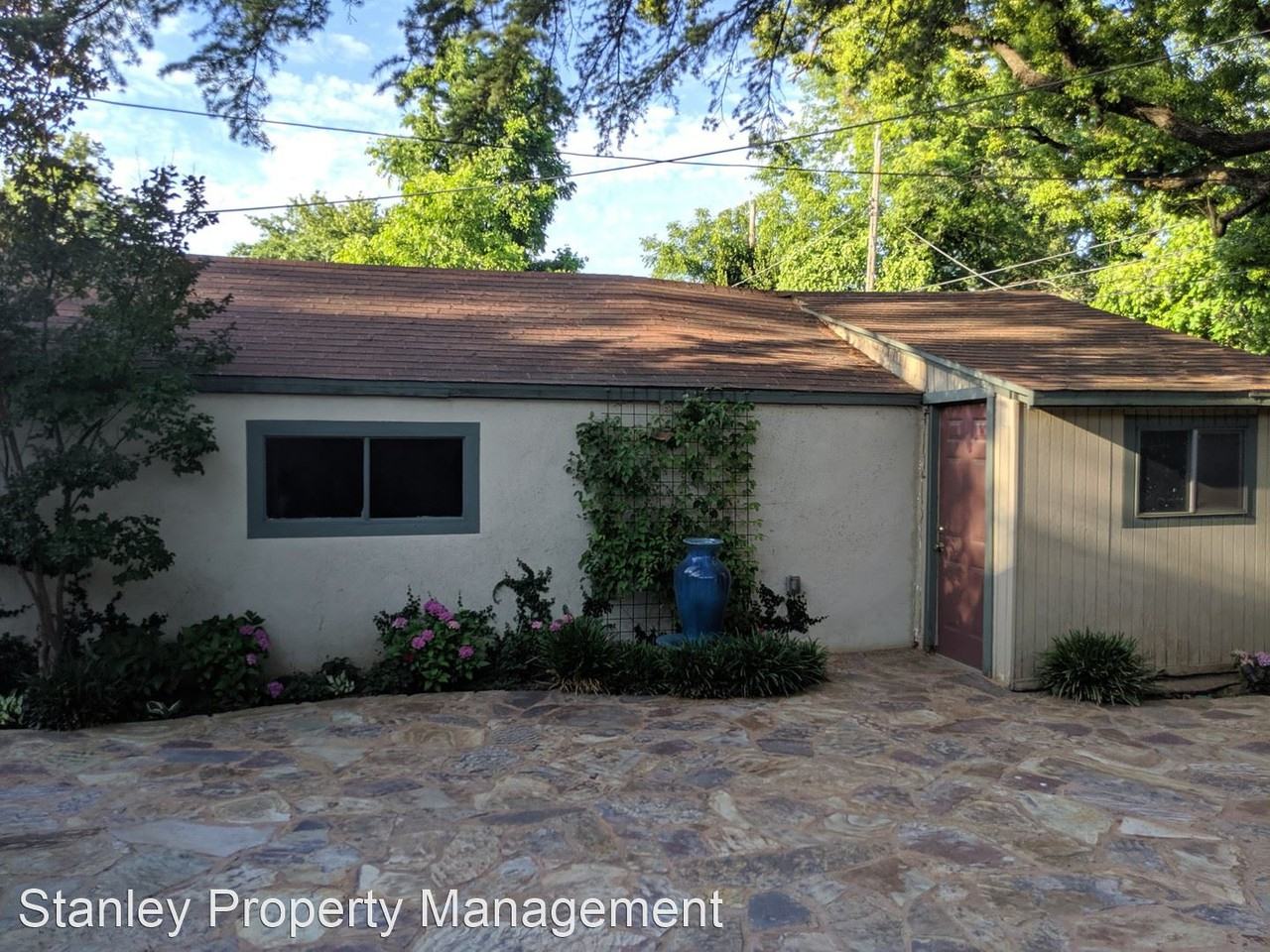 1141 57th St - Photo 3 of 12