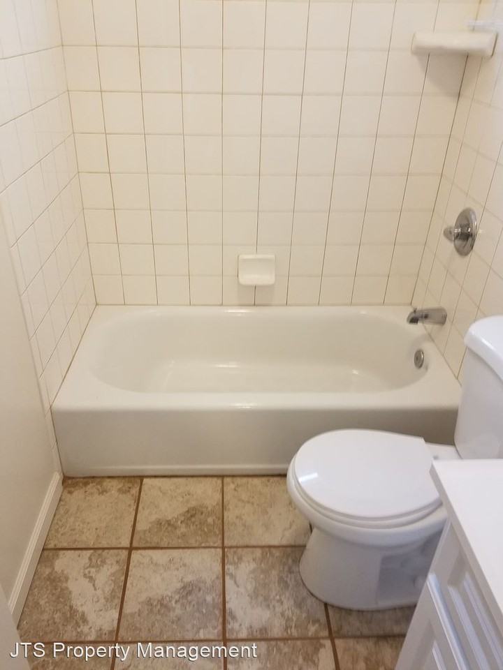 413 Harbor Boulevard - Photo 3 of 6