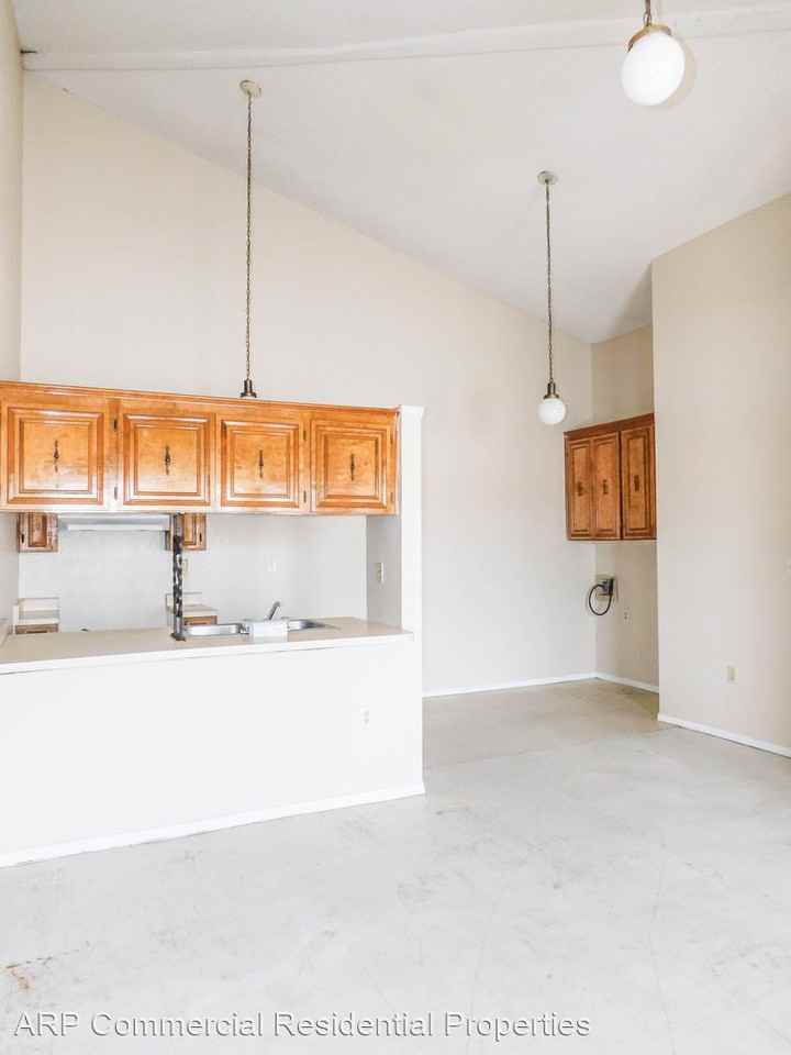 7214 Dale Rd - Photo 2 of 7