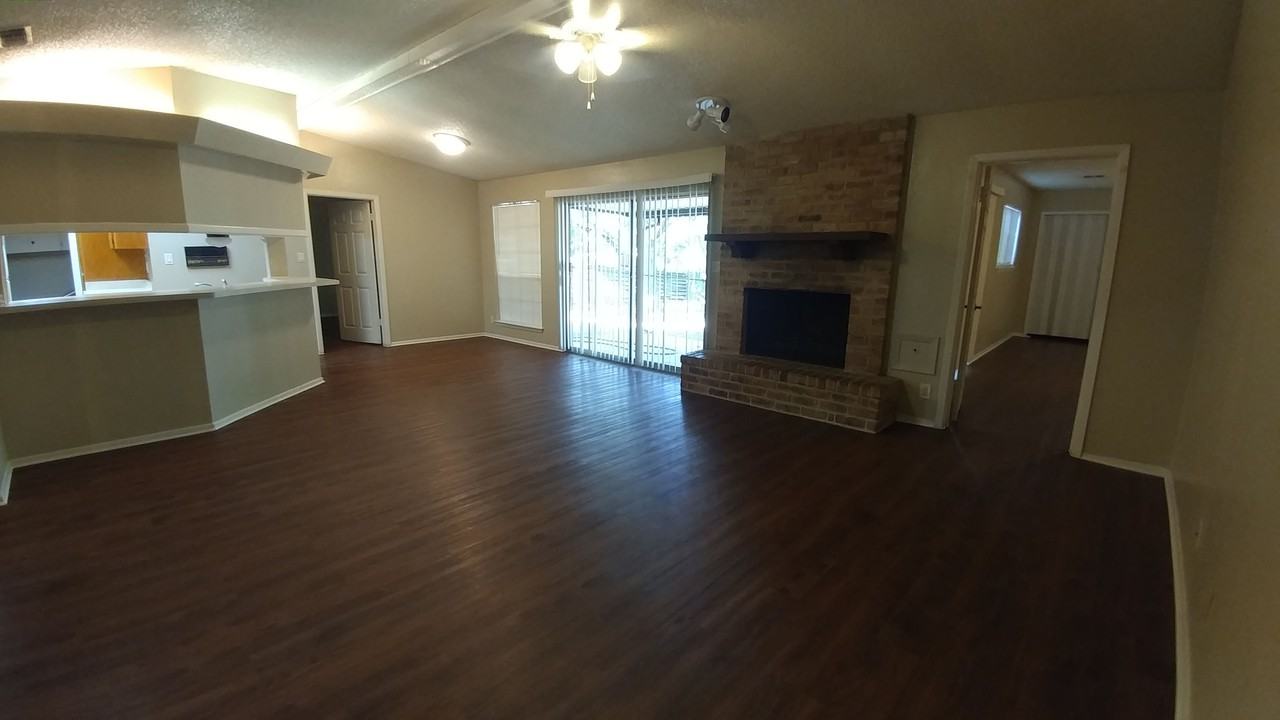 13030 Los Espanada St - Photo 2 of 27