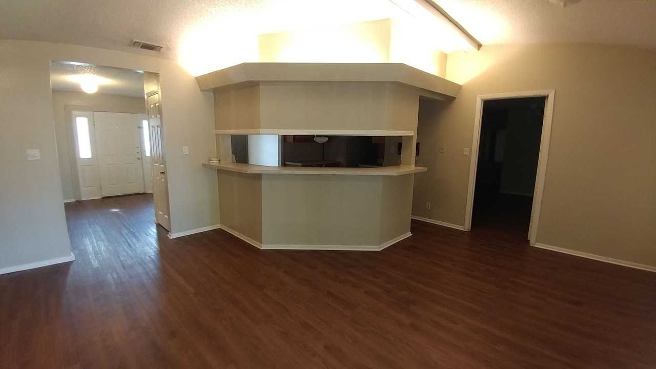 13030 Los Espanada St - Photo 3 of 27