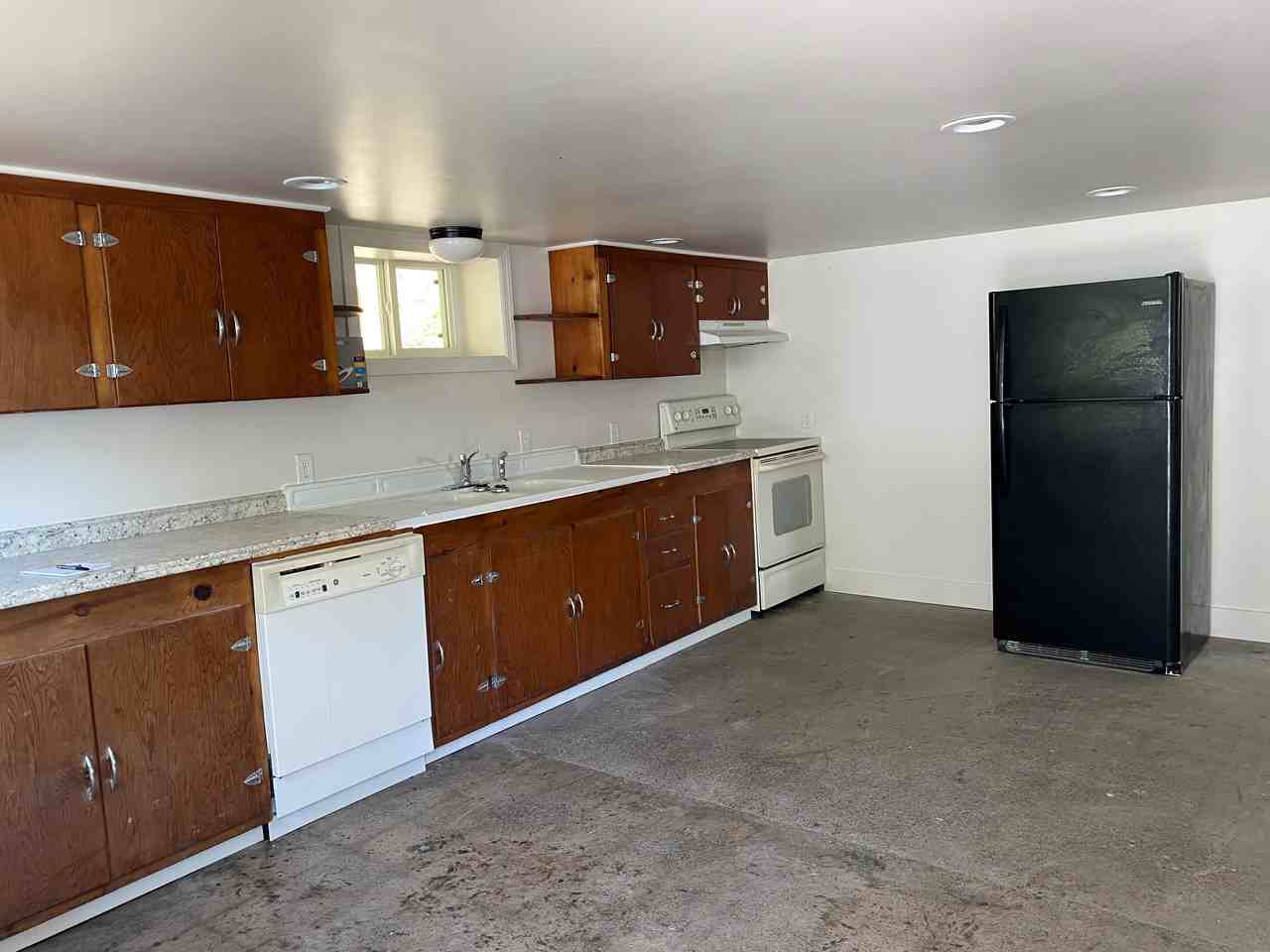 4190 Sand Flat Rd - Photo 2 of 9