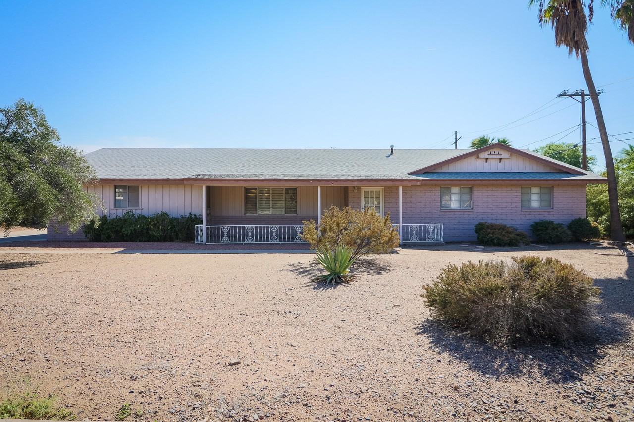 4201 E Stanford Dr - Photo 3 of 31