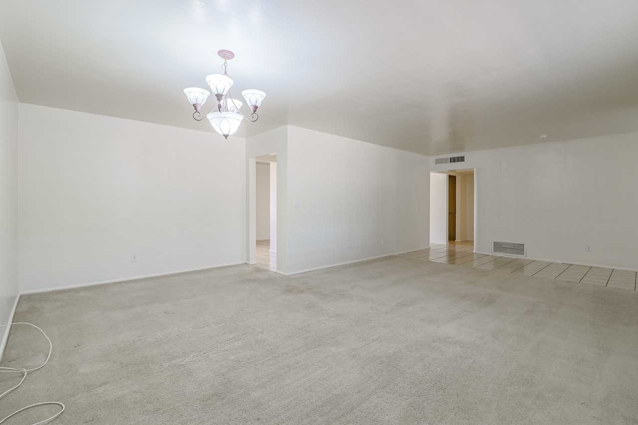 4201 E Stanford Dr - Photo 7 of 31