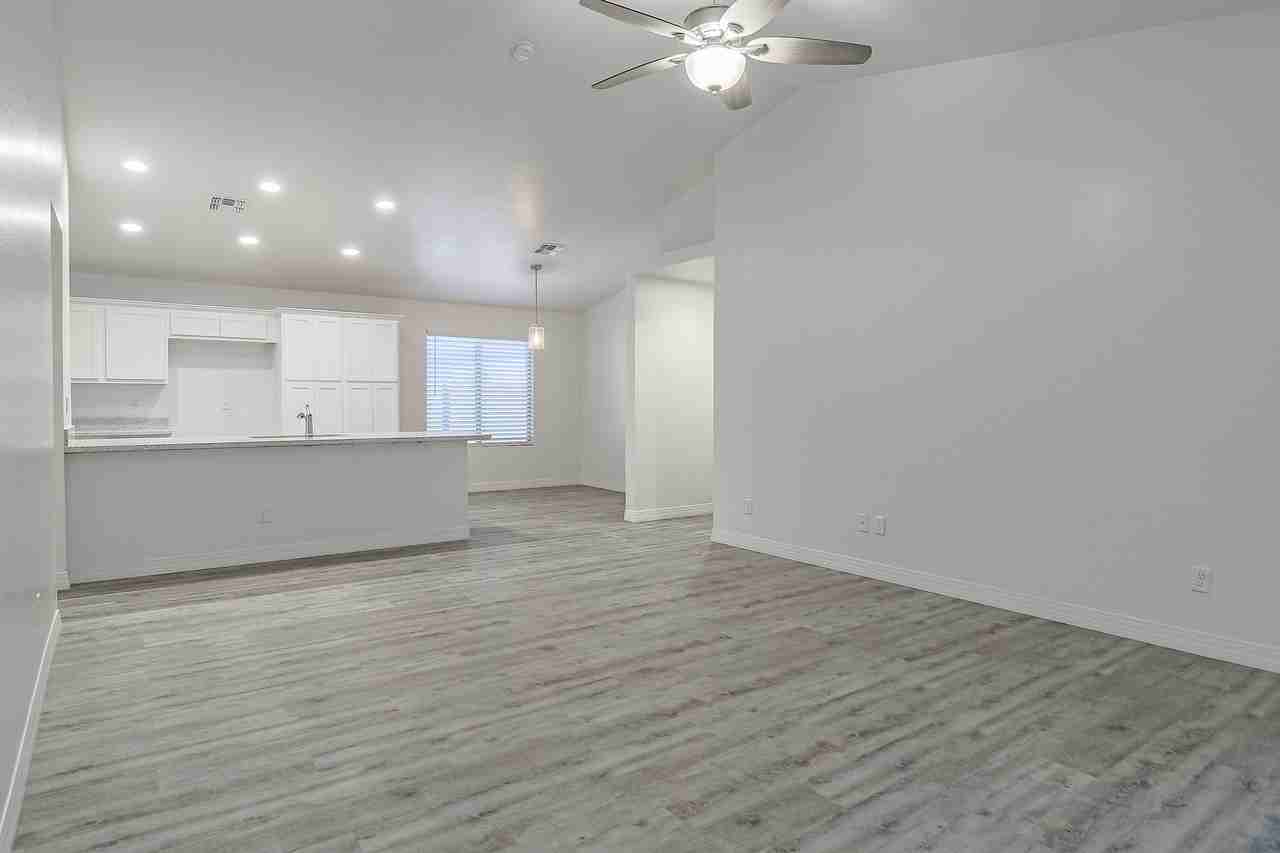 12532 W Saint Moritz Ln - Photo 3 of 21