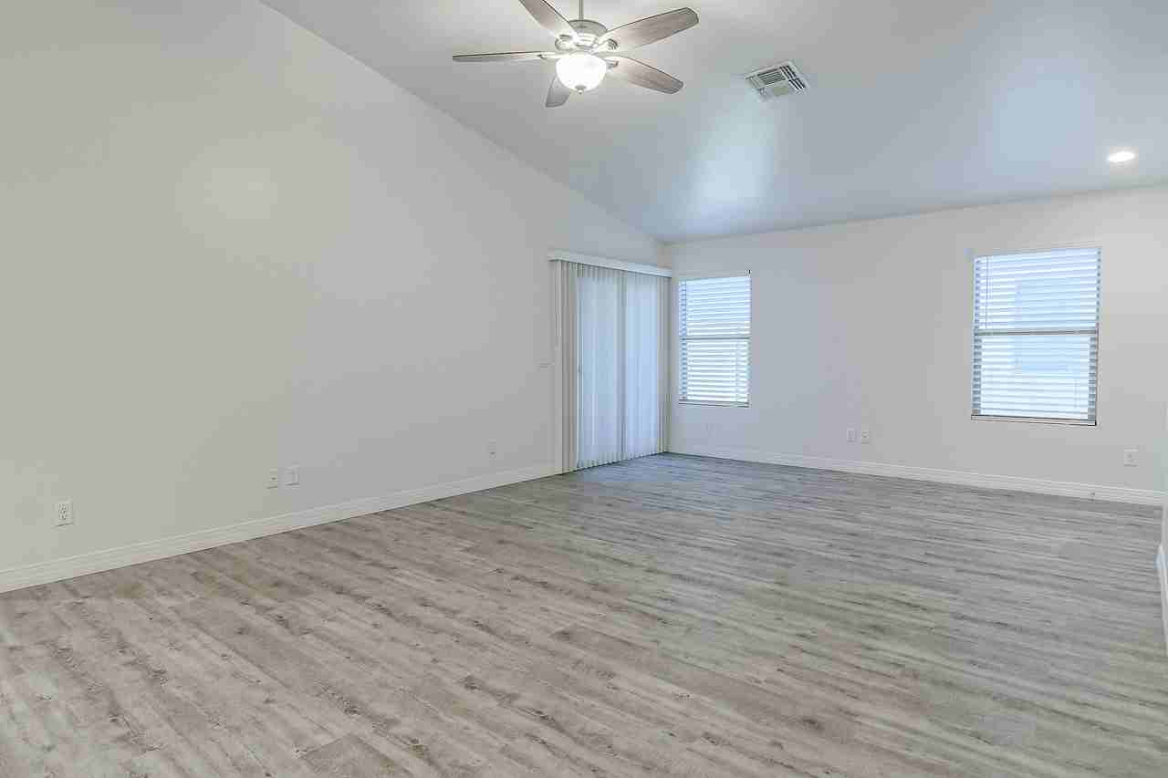 12532 W Saint Moritz Ln - Photo 4 of 21